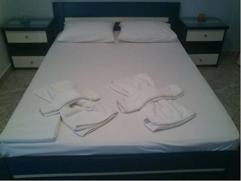 Christos Makrinos Rooms Adamantas  Exterior photo
